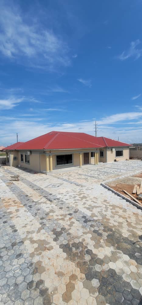 4 BEDROOM HOUSE. Lusaka, Lilayi Madson — photo 4