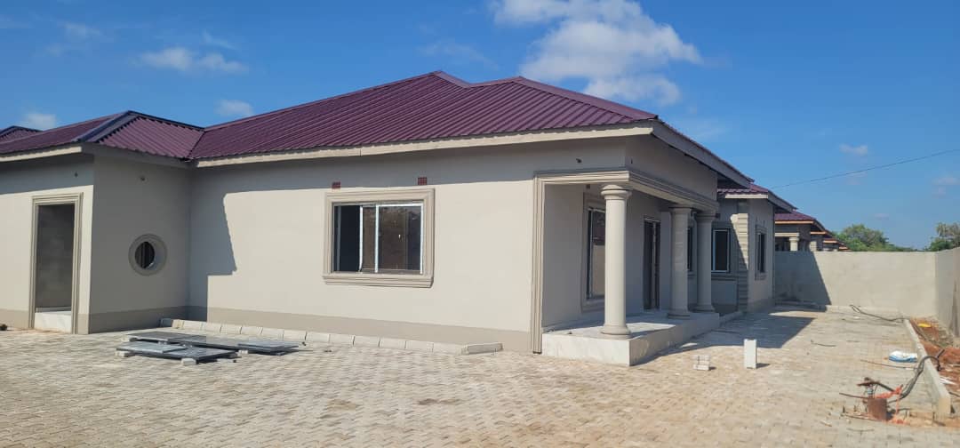 4 BEDROOM HOUSE. Lusaka, Mutumbi Phase 4 — photo 2