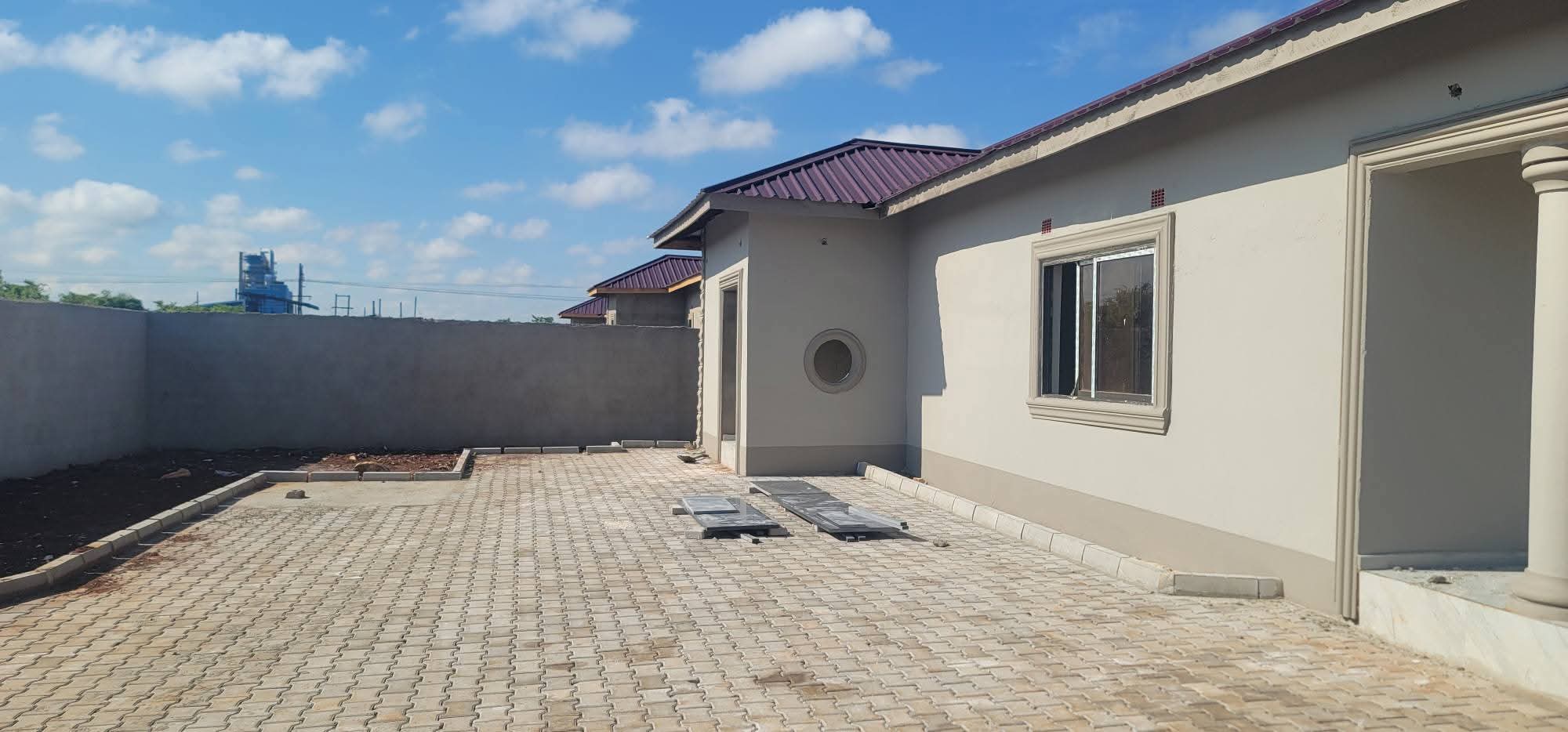 4 BEDROOM HOUSE. Lusaka, Mutumbi Phase 4 — photo 4